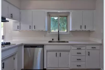 208 N Santa Rita Street, Los Banos, CA 93635 - Photo 23