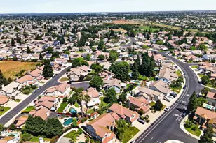 8758 Freesia Dr, Elk Grove, CA 95624 - Photo 69