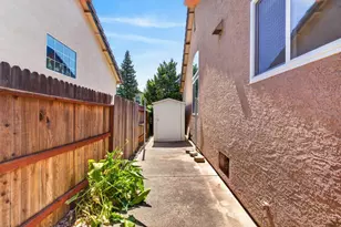 8758 Freesia Dr, Elk Grove, CA 95624 - Photo 59