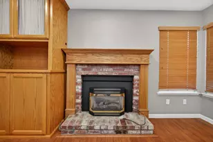 8758 Freesia Dr, Elk Grove, CA 95624 - Photo 23