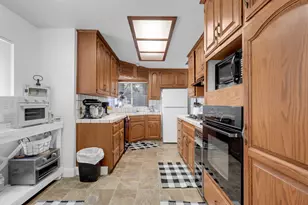 1226 Chehalem Dr, Modesto, CA 95350 - Photo 29