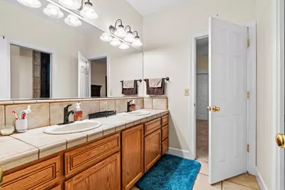 9885 E Louise, Manteca, CA 95336 - Photo 39