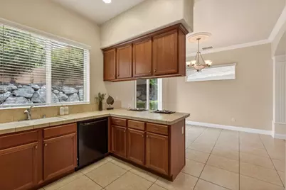 8221 Ashcrest Lane, Fair Oaks, CA 95628 - Photo 5