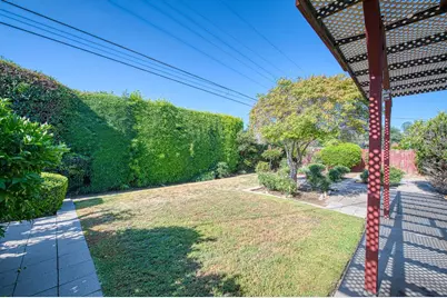 3544 E Indianapolis Avenue, Fresno, CA 93726 - Photo 31