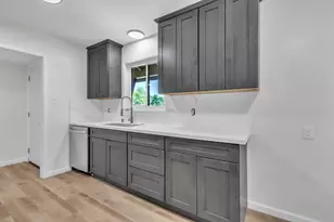 5900 64th St, Sacramento, CA 95824 - Photo 5