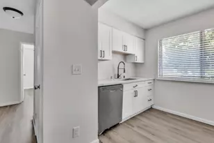 281 Julie Dr, Yuba City, CA 95991 - Photo 5
