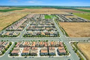 8985 Upbeat Wy, Elk Grove, CA 95757 - Photo 41