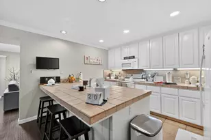 11 Park W Ct, Sacramento, CA 95831 - Photo 11