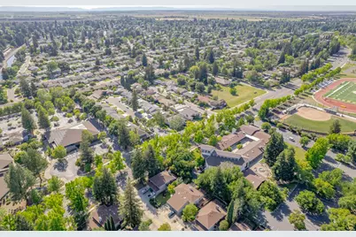 11 Park West Court, Sacramento, CA 95831 - Photo 45