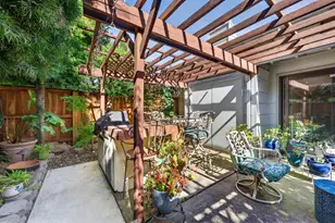 11 Park W Ct, Sacramento, CA 95831 - Photo 31