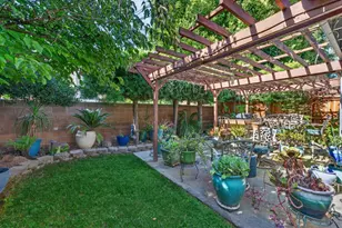11 Park W Ct, Sacramento, CA 95831 - Photo 29