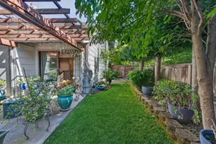 11 Park W Ct, Sacramento, CA 95831 - Photo 33