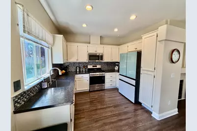 879 Wallace Drive, Woodland, CA 95776 - Photo 11