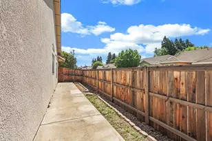 8992 Panamint Ct, Elk Grove, CA 95624 - Photo 35