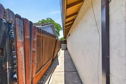 9517 Helio Drive, Sacramento, CA 95827 - Photo 47