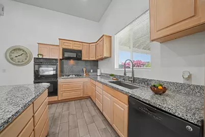 1941 N Main Street, Manteca, CA 95336 - Photo 45