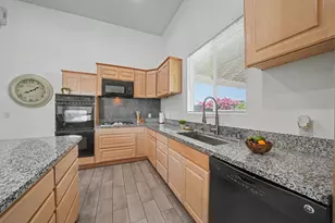 1941 N Main St, Manteca, CA 95336 - Photo 45