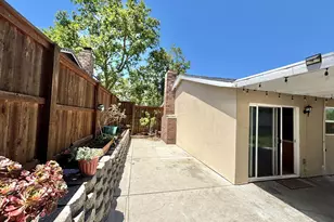 6844 Duckling Way, Sacramento, CA 95842 - Photo 9