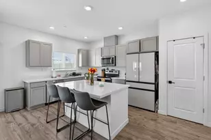 8883 Sebago Wy, Elk Grove, CA 95758 - Photo 19