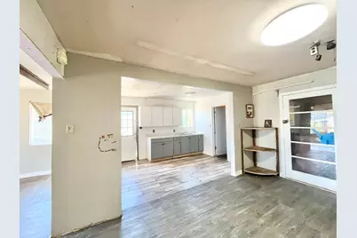 2513 Connie Drive, Sacramento, CA 95815 - Photo 13