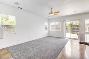 9827 Brinzino Ct, Sacramento, CA 95757 - Photo 9