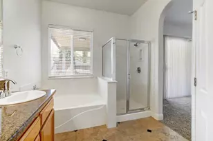 9827 Brinzino Ct, Sacramento, CA 95757 - Photo 33