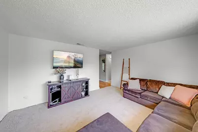 7308 Lawnwood Drive, Sacramento, CA 95828 - Photo 5