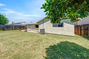 7308 Lawnwood Dr, Sacramento, CA 95828 - Photo 27