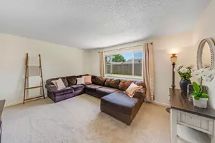 7308 Lawnwood Dr, Sacramento, CA 95828 - Photo 3