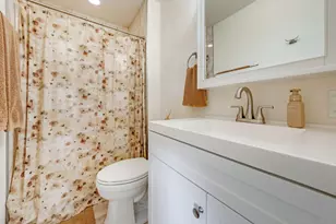 7308 Lawnwood Dr, Sacramento, CA 95828 - Photo 19