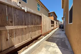 10807 Orta Ln, Stockton, CA 95209 - Photo 17