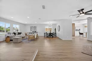 8239 Moorhaven Way, Sacramento, CA 95828 - Photo 15