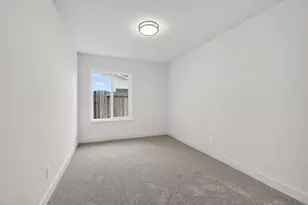 8239 Moorhaven Way, Sacramento, CA 95828 - Photo 23