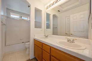 9446 Grasmeer Way, Elk Grove, CA 95624 - Photo 53