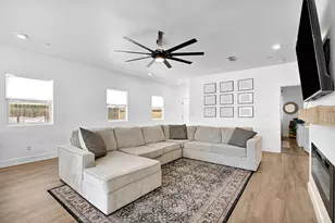 1386 Shoreside Dr, Madera, CA 93637 - Photo 9