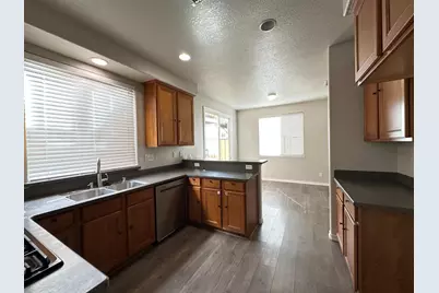 11 Crevalle Place, Sacramento, CA 95835 - Photo 9