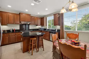 829 Hildebrand Cir, Folsom, CA 95630 - Photo 5