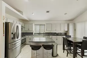 1910 Burney Falls Dr, Stockton, CA 95206 - Photo 5