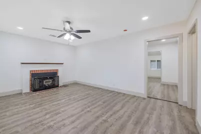 1019 E Laurel Avenue, Visalia, CA 93292 - Photo 7