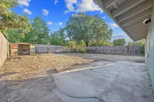 1019 E Laurel Ave, Visalia, CA 93292 - Photo 31