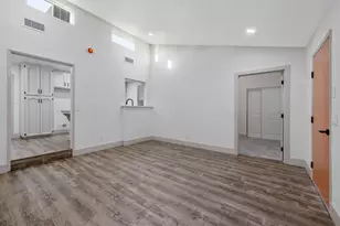 1019 E Laurel Ave, Visalia, CA 93292 - Photo 27
