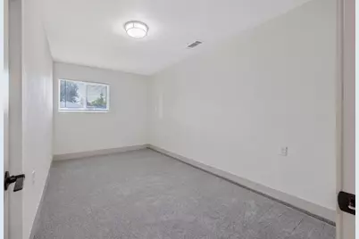 1019 E Laurel Avenue, Visalia, CA 93292 - Photo 25