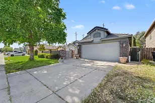 1750 E G St, Oakdale, CA 95361 - Photo 3