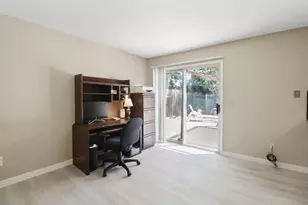 8638 Hampton Hill Ct, Sacramento, CA 95828 - Photo 17