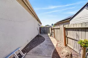 1381 High Noon Dr, Plumas Lake, CA 95961 - Photo 43