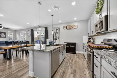 8247 Blue Coral Avenue, Elk Grove, CA 95757 - Photo 13