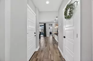 8247 Blue Coral Ave, Elk Grove, CA 95757 - Photo 9