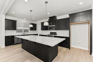 8032 Challis Cir, Roseville, CA 95747 - Photo 19