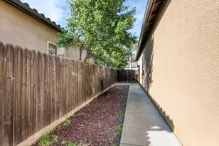 1563 E Via Mirasol Ln, Fresno, CA 93730 - Photo 43