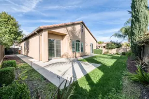 1563 E Via Mirasol Ln, Fresno, CA 93730 - Photo 5